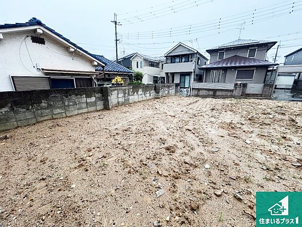 【外観】周辺は落ち着いた街並みの住宅地！子育てがしやすい住環境です！まだ未完成ですが、現地でしかわからない事もございます。是非一度ご覧ください。