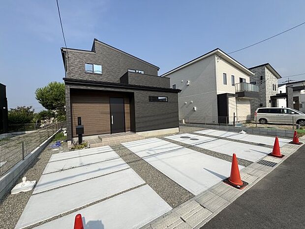 【外観】安心の10年保証!外観を美しく保ち、雨水で汚れを落とします!気になることがありましたら、お気軽にお問い合わせください!