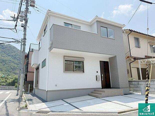 【外観】安心の10年保証!外観を美しく保ち、雨水で汚れを落とします!気になることがありましたら、お気軽にお問い合わせください!