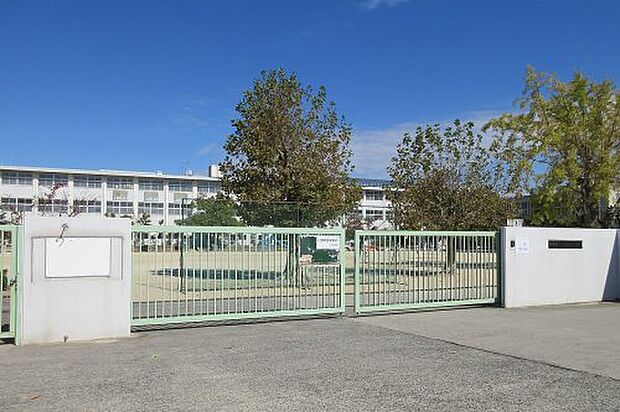 四條畷市立四條畷小学校