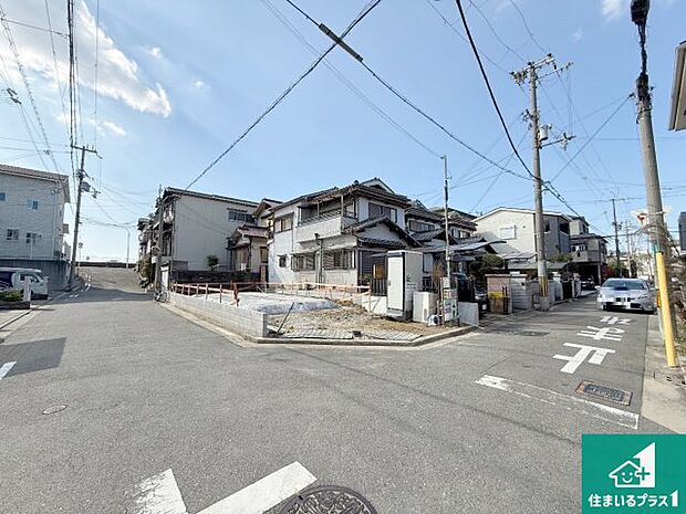 【外観】現在建築中！落ち着いた街並みで新生活を始めることが出来そう！周辺の物件も併せてご紹介させて頂きます！