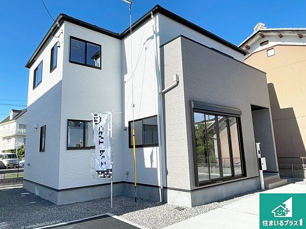 【外観】安心の10年保証!外観を美しく保ち、雨水で汚れを落とします!気になることがありましたら、お気軽にお問い合わせください!