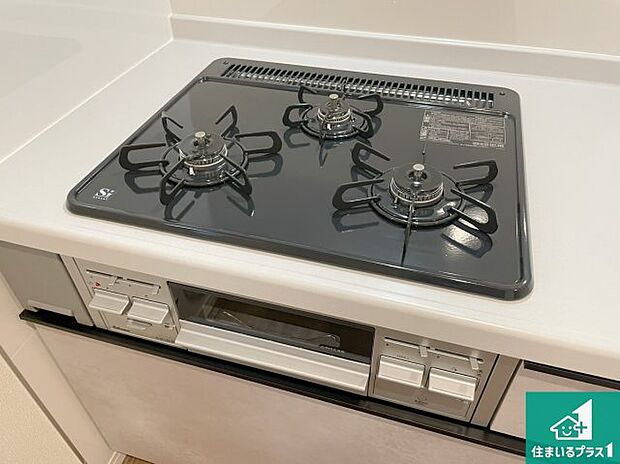 【コンロ】ダブル高火力Siセンサー付きコンロ!3口あるので、まとめて料理をする時も大活躍!