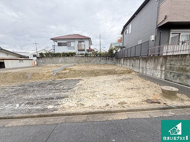 【外観】周辺は落ち着いた街並みの住宅地！子育てがしやすい住環境です！まだ未完成ですが、現地でしかわからない事もございます。是非一度ご覧ください。