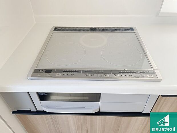 【コンロ】火を使わないので安心、３口ＩＨコンロ！ 