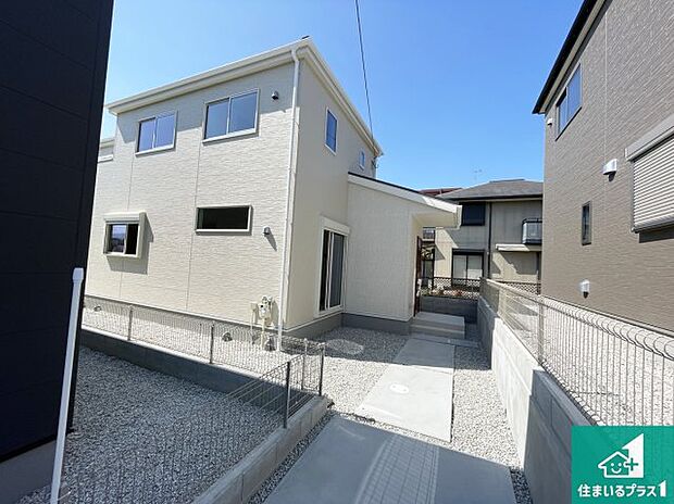 【外観】安心の10年保証！外観を美しく保ち、雨水で汚れを落とします！気になることがありましたら、お気軽にお問い合わせください！