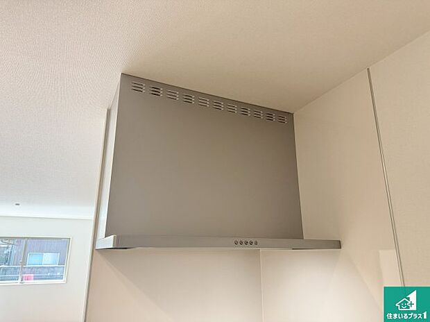 【レンジフード】スタイリッシュな印象のフラットタイプ!LED照明付き!