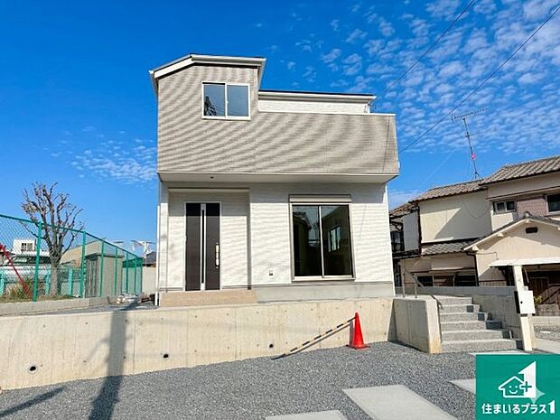 【外観】安心の10年保証！外観を美しく保ち、雨水で汚れを落とします！気になることがありましたら、お気軽にお問い合わせください！