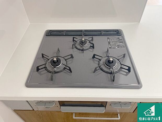 【コンロ】ダブル高火力Siセンサー付きコンロ!3口あるので、まとめて料理をする時も大活躍!