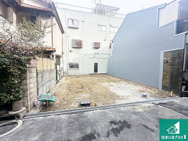 【外観】周辺は落ち着いた街並みの住宅地!子育てがしやすい住環境です!まだ未完成ですが、現地でしかわからない事もございます。是非一度ご覧ください。