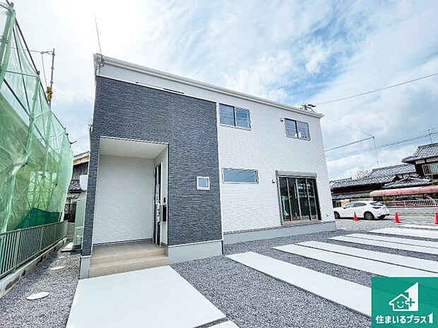 【外観】安心の10年保証!外観を美しく保ち、雨水で汚れを落とします!気になることがありましたら、お気軽にお問い合わせください!