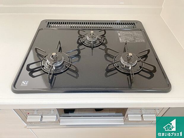 【コンロ】ダブル高火力Siセンサー付きコンロ!3口あるので、まとめて料理をする時も大活躍!