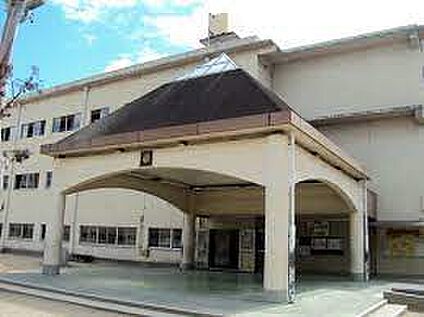 岸和田市立山直北小学校 徒歩500m