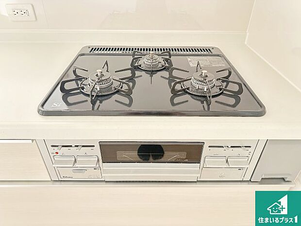 【コンロ】ダブル高火力Siセンサー付きコンロ!3口あるので、まとめて料理をする時も大活躍!