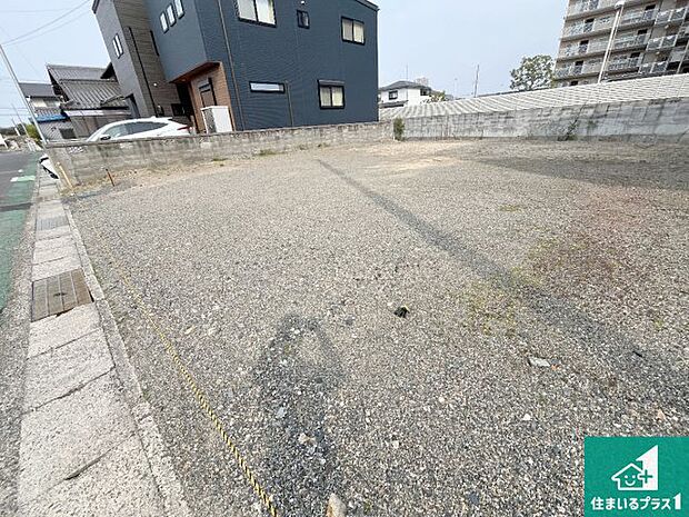 【外観】周辺は落ち着いた街並みの住宅地！子育てがしやすい住環境です！まだ未完成ですが、現地でしかわからない事もございます。是非一度ご覧ください。