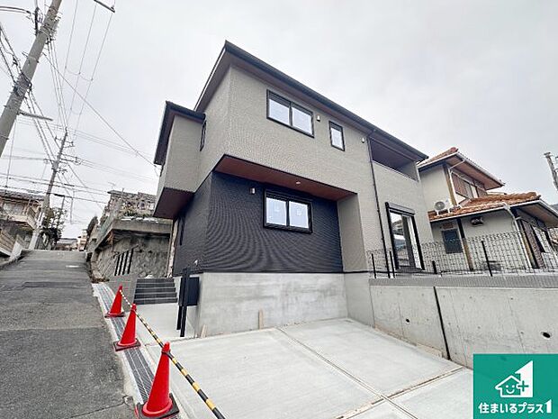 【外観】安心の10年保証!外観を美しく保ち、雨水で汚れを落とします!気になることがありましたら、お気軽にお問い合わせください!