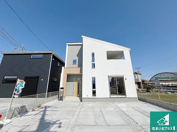 【外観】安心の10年保証！外観を美しく保ち、雨水で汚れを落とします！気になることがありましたら、お気軽にお問い合わせください！