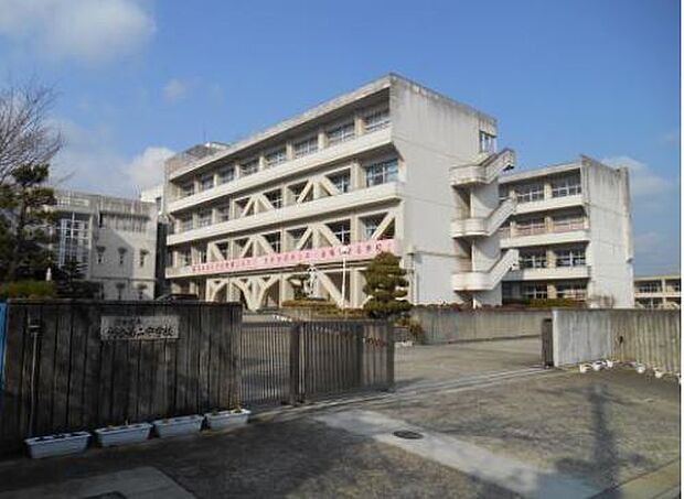 河合町立河合第二中学校