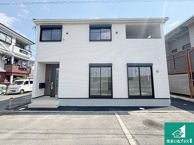 【外観】安心の10年保証！外観を美しく保ち、雨水で汚れを落とします！気になることがありましたら、お気軽にお問い合わせください！