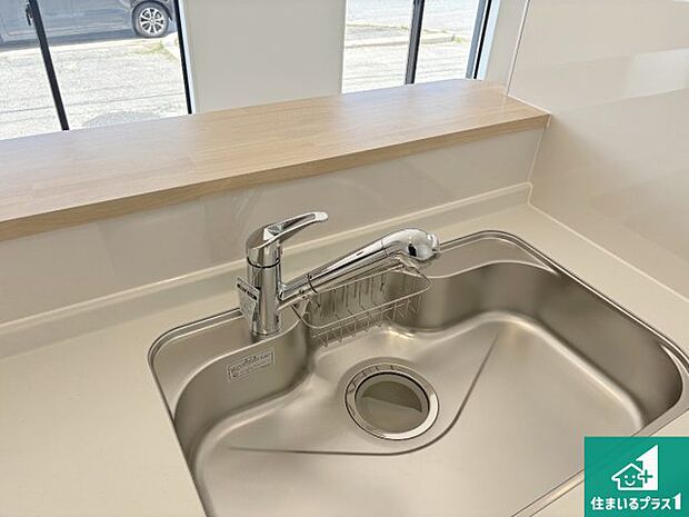 【キッチン水栓】浄水器を内蔵！炊飯時、お茶を作る時に安心してお水を使えます！お湯と冷水、浄水と原水、シャワーの切替えもワンタッチです！