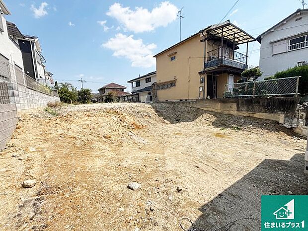 【外観】周辺は落ち着いた街並みの住宅地!子育てがしやすい住環境です!まだ未完成ですが、現地でしかわからない事もございます。是非一度ご覧ください。
