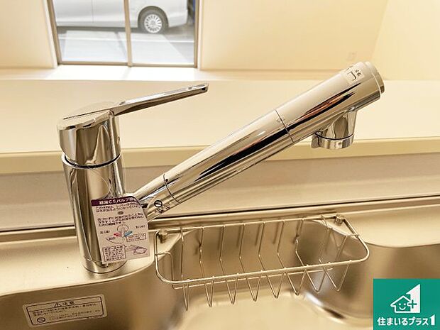 【キッチン水栓】浄水器を内蔵!炊飯時、お茶を作る時に安心してお水を使えます!お湯と冷水、浄水と原水、シャワーの切替えもワンタッチです!