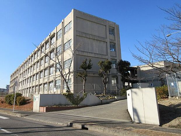 堺市立晴美台中学校