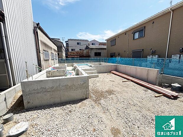 【外観】現在建築中!落ち着いた街並みで新生活を始めることが出来そう!周辺の物件も併せてご紹介させて頂きます!