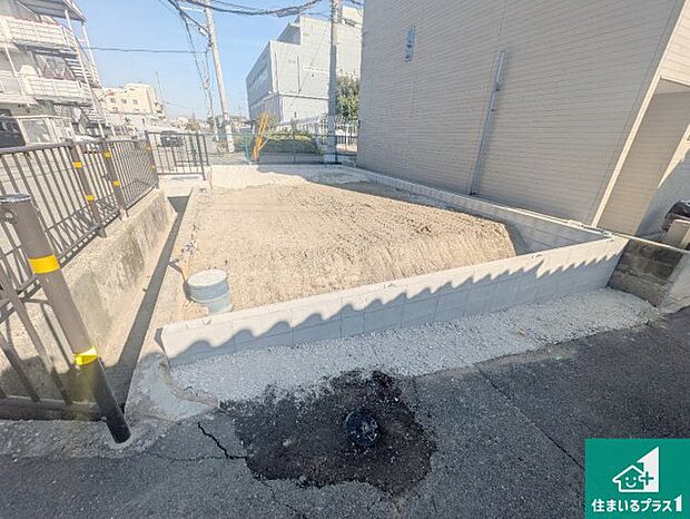 【外観】周辺は落ち着いた街並みの住宅地!子育てがしやすい住環境です!まだ未完成ですが、現地でしかわからない事もございます。是非一度ご覧ください。