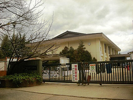 奈良市立富雄第三中学校 徒歩1400m