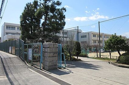 枚方市立津田中学校 徒歩800m