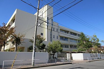四條畷市立四條畷西中学校 徒歩586m