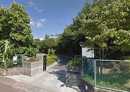 亀岡市立城西小学校 徒歩821m