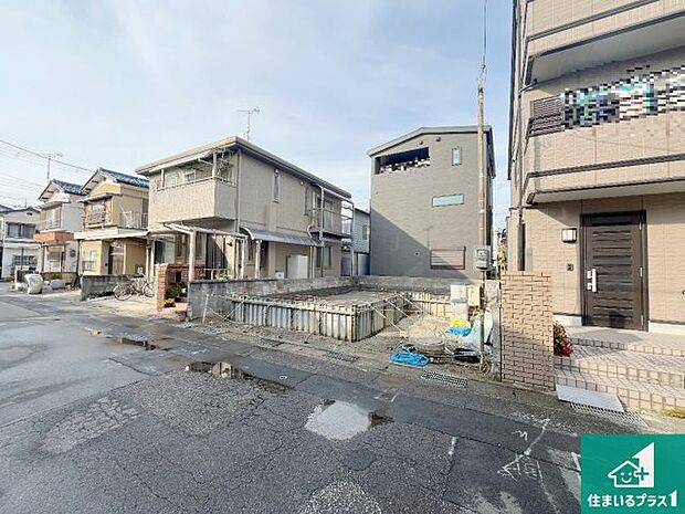 【外観】周辺は落ち着いた街並みの住宅地!子育てがしやすい住環境です!まだ未完成ですが、現地でしかわからない事もございます。是非一度ご覧ください。