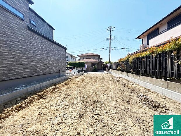 【外観】周辺は落ち着いた街並みの住宅地！子育てがしやすい住環境です！まだ未完成ですが、現地でしかわからない事もございます。是非一度ご覧ください。