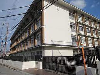 羽曳野市立誉田中学校 徒歩240m