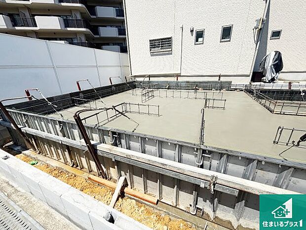 【外観】周辺は落ち着いた街並みの住宅地！子育てがしやすい住環境です！まだ未完成ですが、現地でしかわからない事もございます。是非一度ご覧ください。