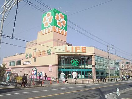 ライフ 志紀店 徒歩765m