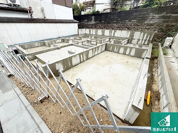【外観】周辺は落ち着いた街並みの住宅地！子育てがしやすい住環境です！まだ未完成ですが、現地でしかわからない事もございます。是非一度ご覧ください。