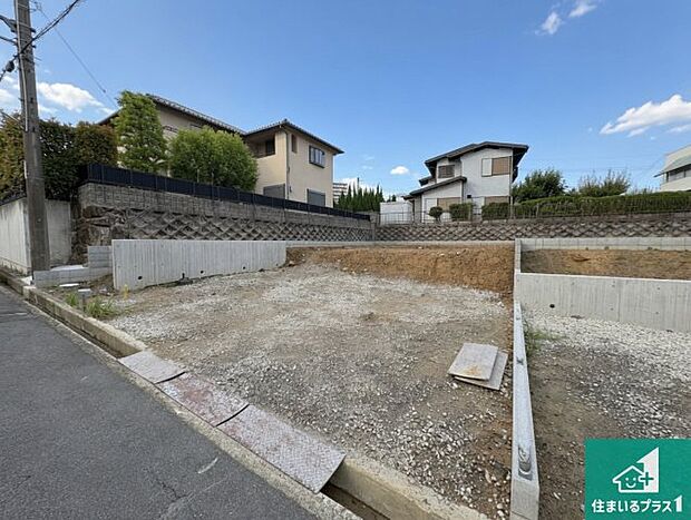 【外観】現在建築中！落ち着いた街並みで新生活を始めることが出来そう！周辺の物件も併せてご紹介させて頂きます！