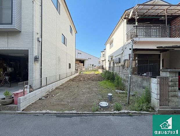 【外観】周辺は落ち着いた街並みの住宅地！子育てがしやすい住環境です！まだ未完成ですが、現地でしかわからない事もございます。是非一度ご覧ください。
