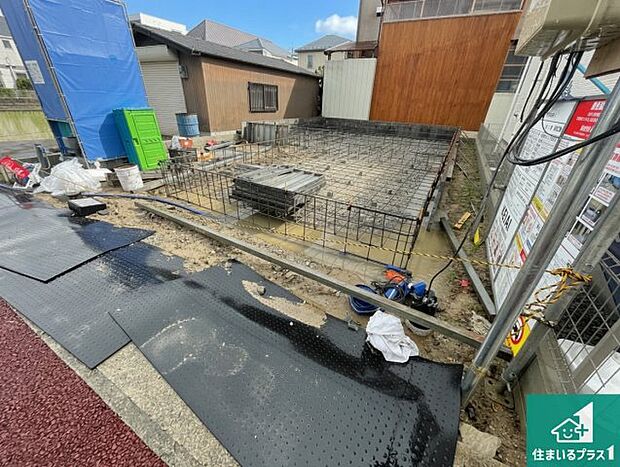 【外観】周辺は落ち着いた街並みの住宅地!子育てがしやすい住環境です!まだ未完成ですが、現地でしかわからない事もございます。是非一度ご覧ください。