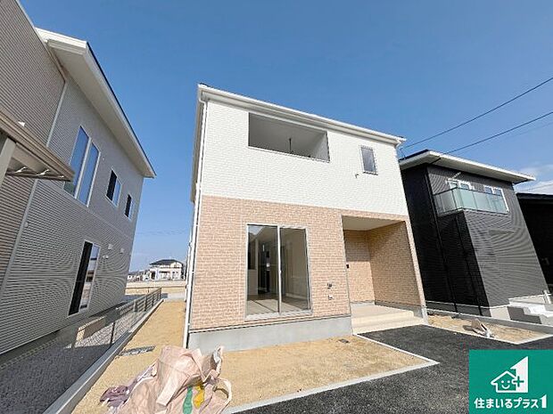 【外観】安心の10年保証!外観を美しく保ち、雨水で汚れを落とします!気になることがありましたら、お気軽にお問い合わせください!