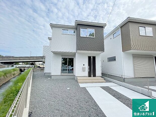 【外観】安心の10年保証!外観を美しく保ち、雨水で汚れを落とします!気になることがありましたら、お気軽にお問い合わせください!
