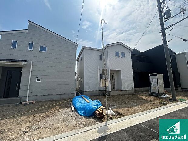 【外観】現在建築中！落ち着いた街並みで新生活を始めることが出来そう！周辺の物件も併せてご紹介させて頂きます！