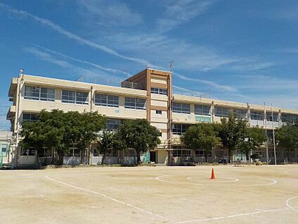 堺市立南八下小学校 徒歩350m