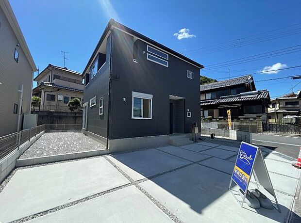 【外観】お客様に長く安心して住んでいだだける事にこだわった家づくり！住んでからのアフターサービスにもしっかりと取り組んでいます！