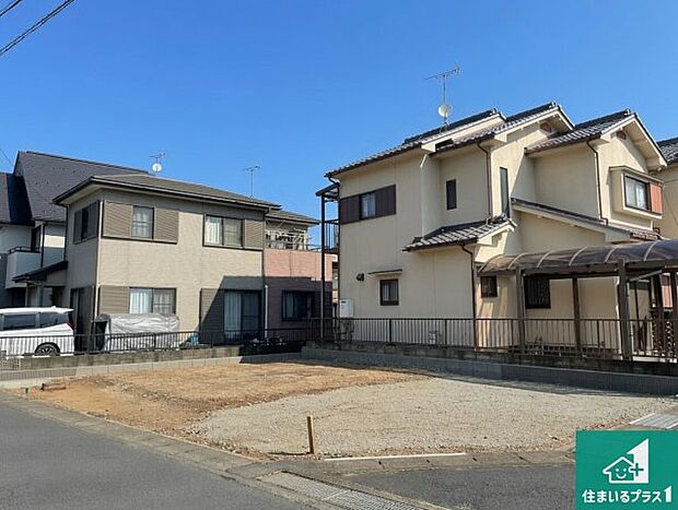 【外観】周辺は落ち着いた街並みの住宅地!子育てがしやすい住環境です!まだ未完成ですが、現地でしかわからない事もございます。是非一度ご覧ください。