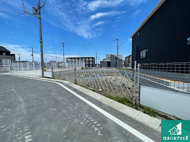 【外観】現在建築中！落ち着いた街並みで新生活を始めることが出来そう！周辺の物件も併せてご紹介させて頂きます！