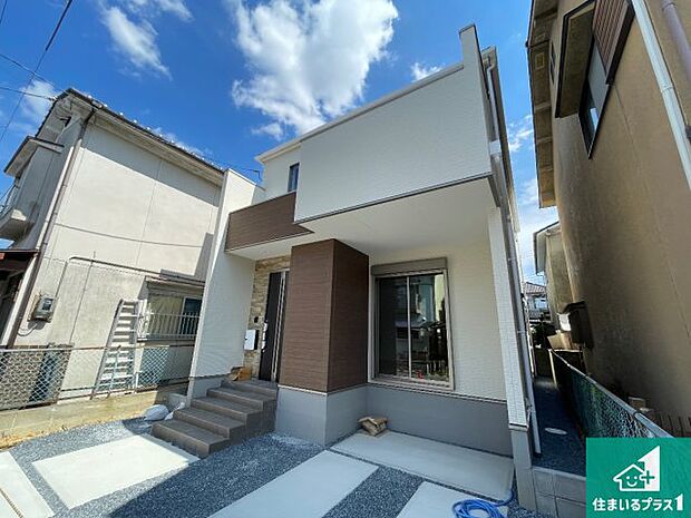 【外観】安心の10年保証!外観を美しく保ち、雨水で汚れを落とします!気になることがありましたら、お気軽にお問い合わせください!